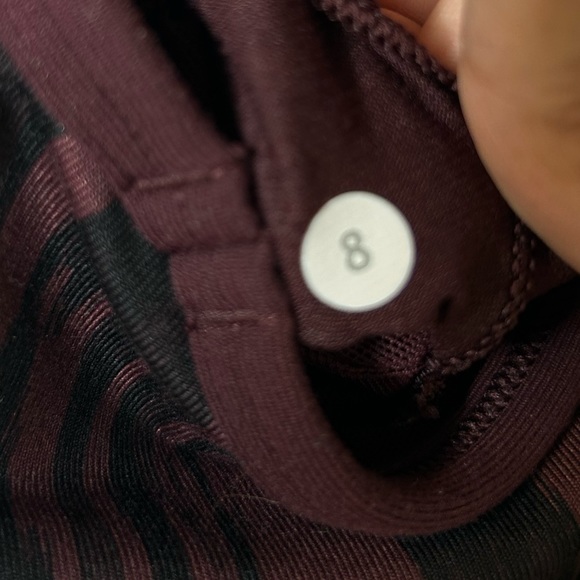 Lululemon Workout Burgundy & Black Tank - Picture 3 of 4